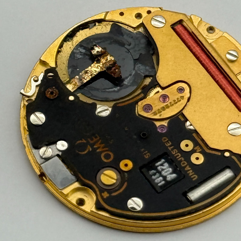 Omega 1434 Quartz Watch Movement - 6 Jewels - For Parts / Repair - 23.8mm