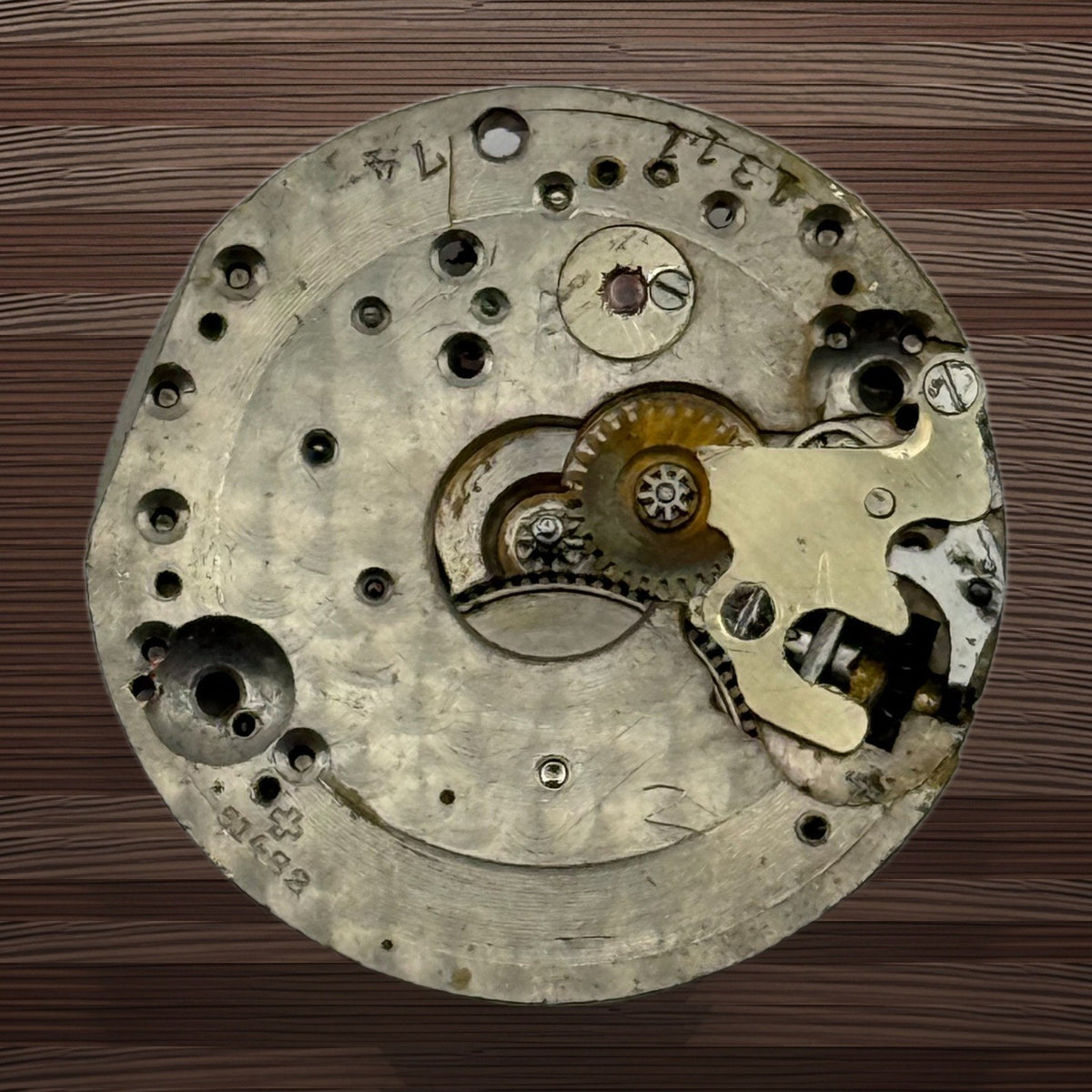 Patent 51482 Watch Movement - Enila 15J - Running - For Parts / Repair - 21.7mm