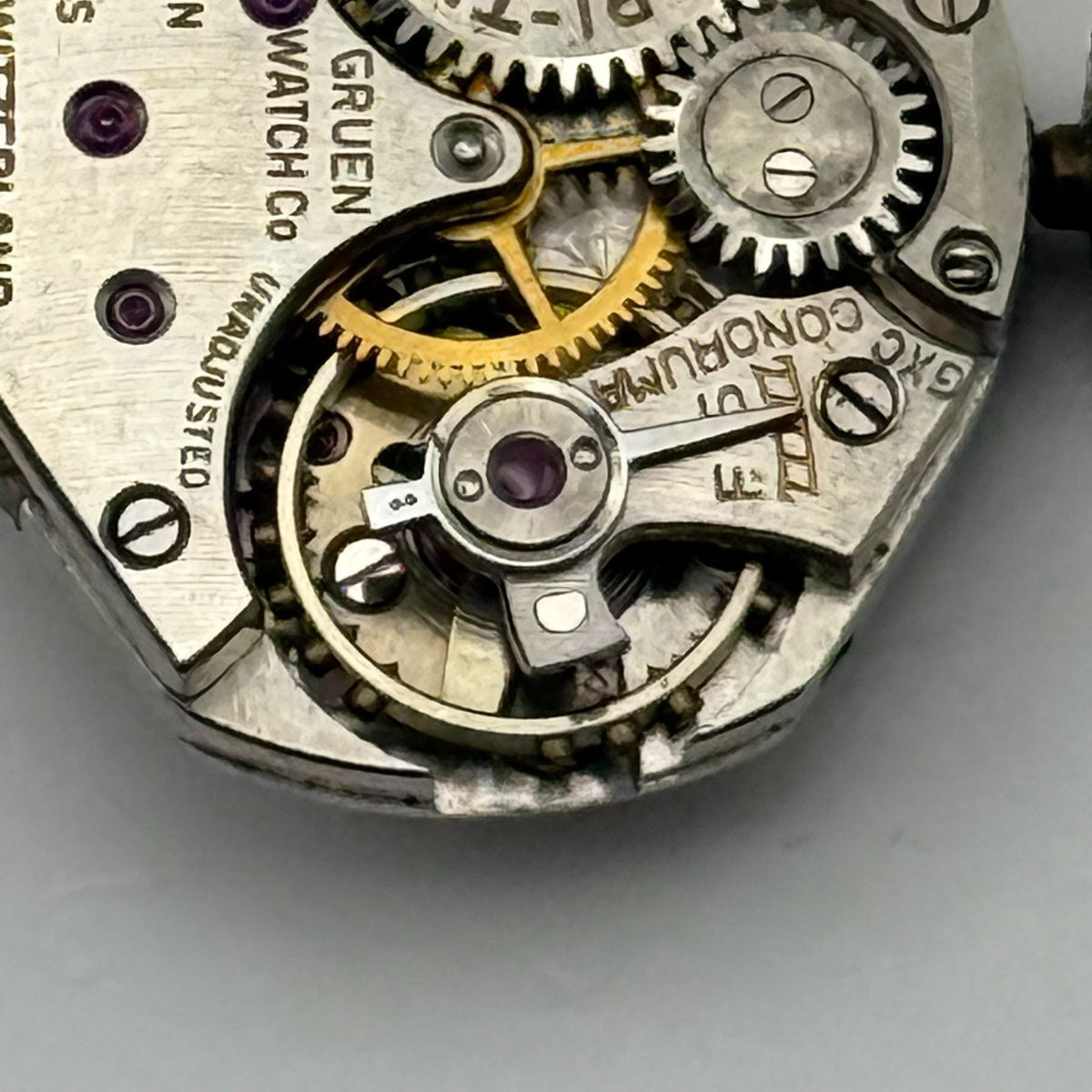 Gruen 211 Watch Movement Veri-Thin 15 Jewels Switzerland Manual Parts 15.3mm