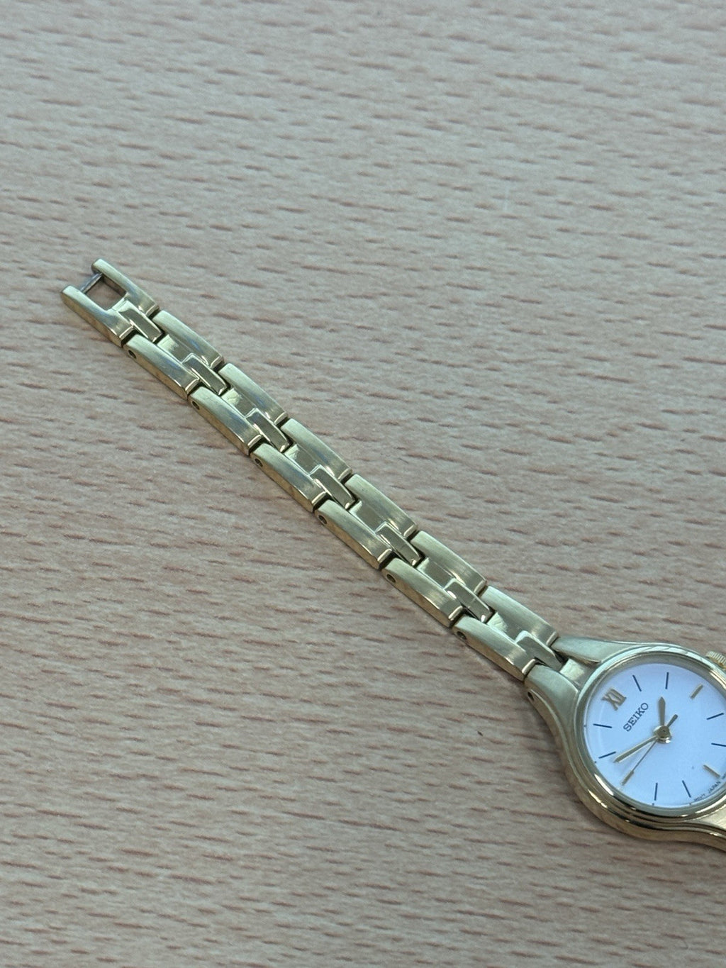 Seiko Gold Plated Vintage Ladies Watch Working Quartz Beautiful Petite 19mm