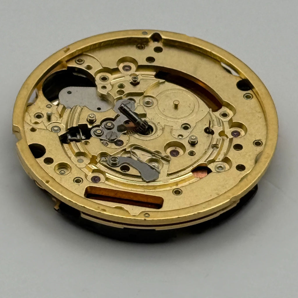 Unidentified Watch Movement - Quartz Spares - For Parts / Repair - 28.5mm