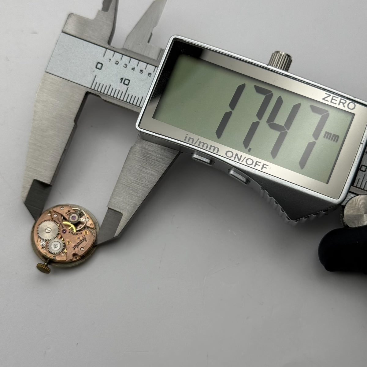 Felsa 4122 Watch Movement Accurist 21 Jewels Swiss Manual Wind Parts 17.5mm