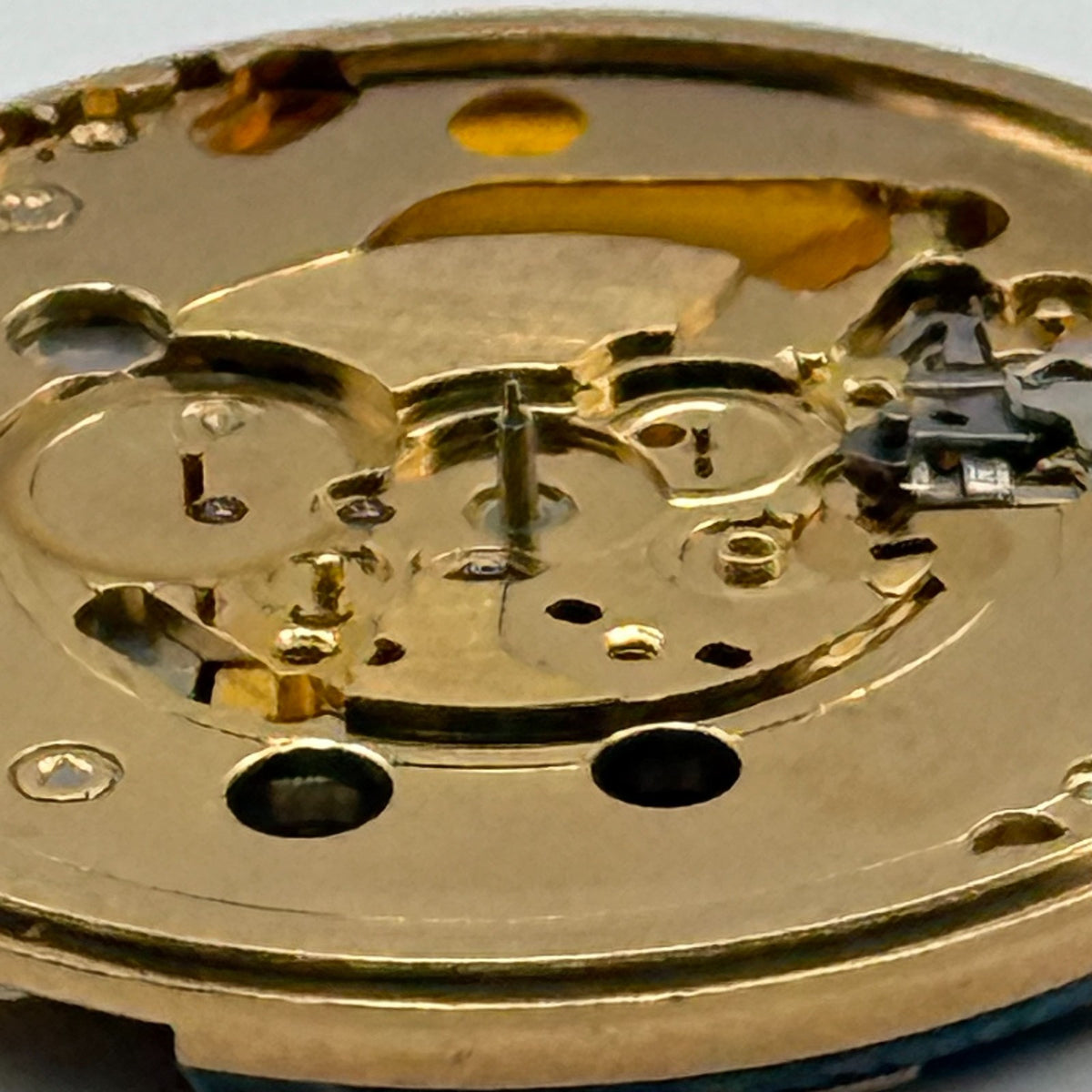 Omega 1420 Watch Movement - Running - Incomplete - For Parts / Repair - 23.9mm