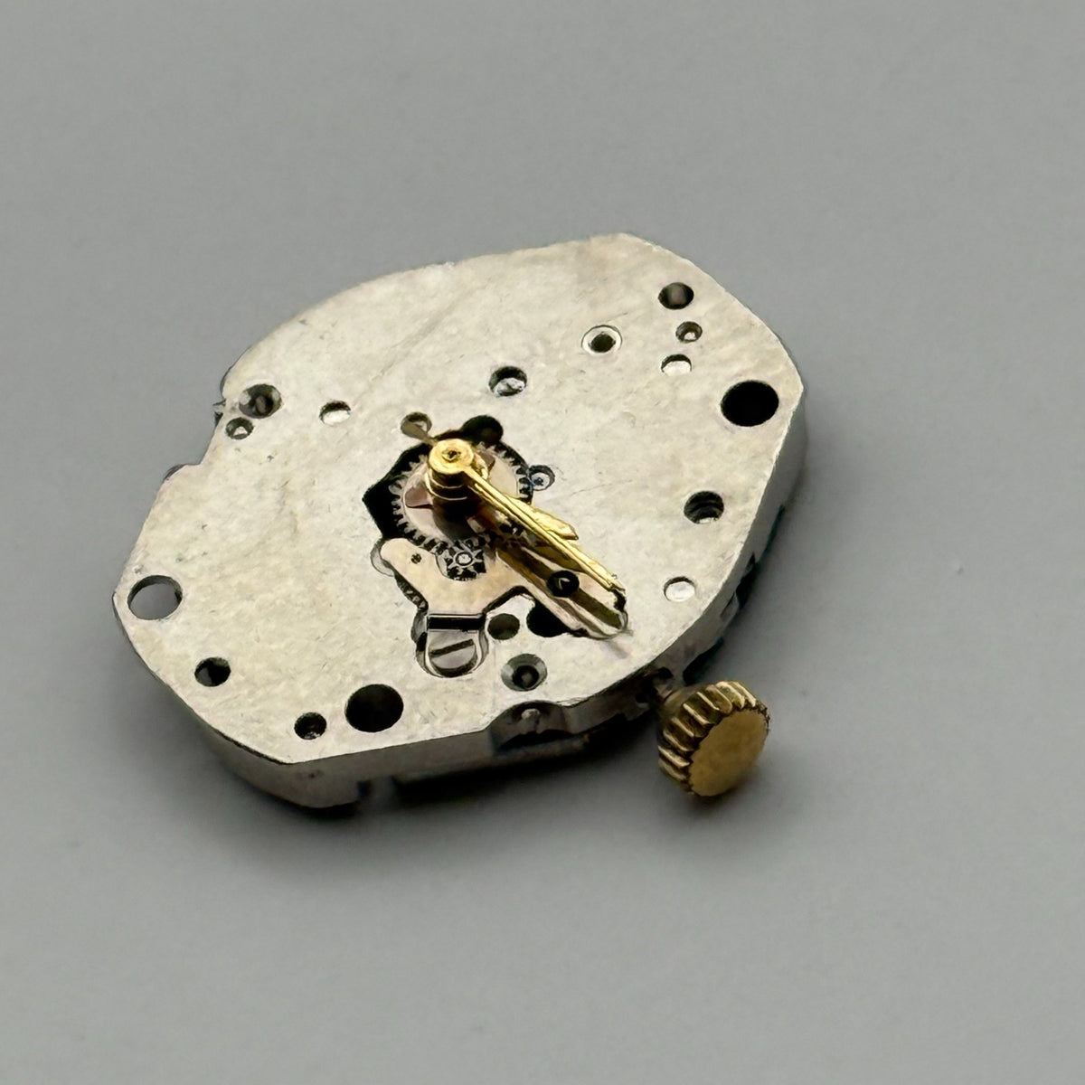 ETA 561.001 Watch Movement Running Quartz 1 Jewel Swiss Parts Repair 15.3mm
