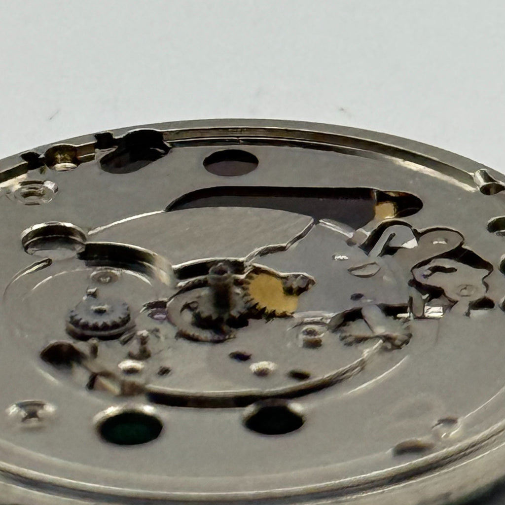 ETA 555.412 Watch Movement Running Quartz Swiss 7 Jewels Parts Repair 23.9mm