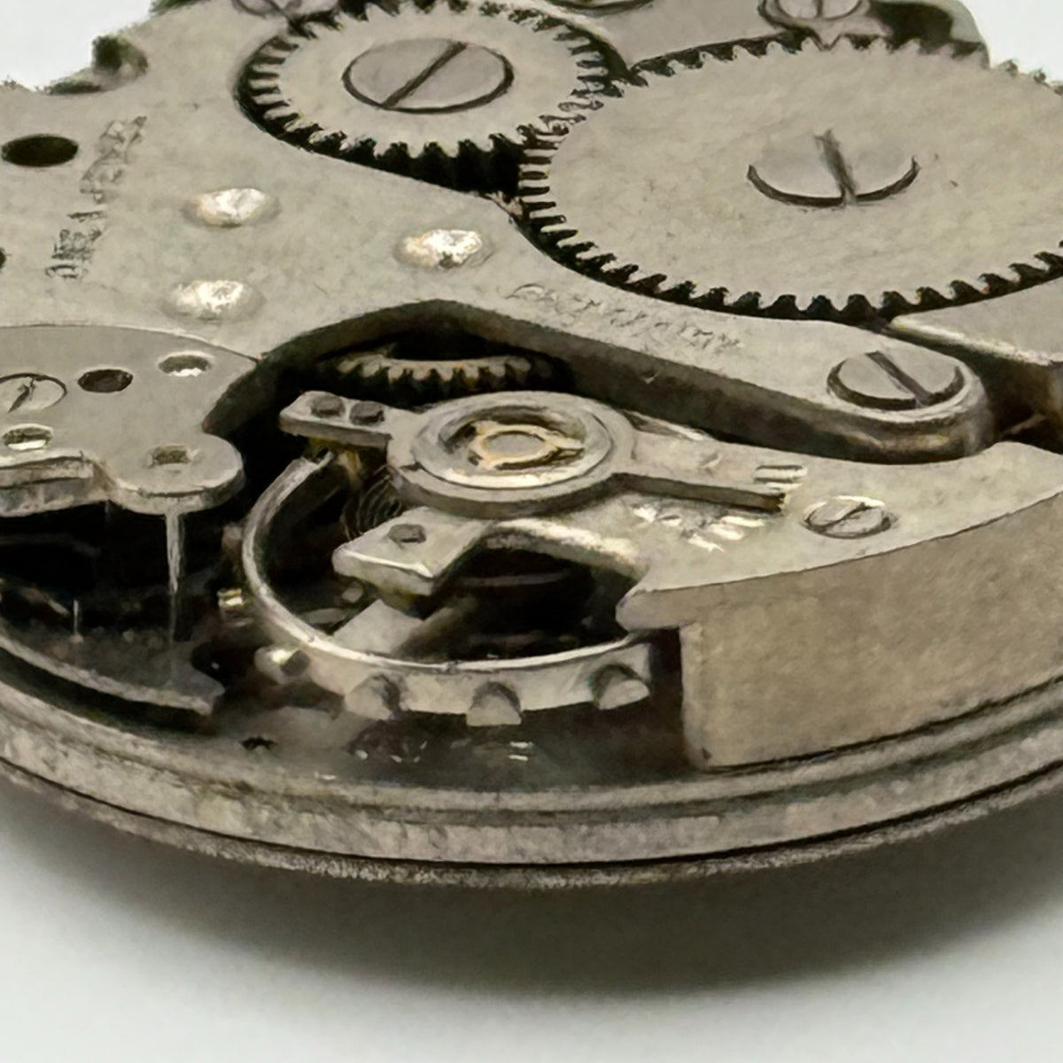 EB Bettlach 1431N Watch Movement Davar 1 Jewel Swiss Rare Parts Repair 19.7mm