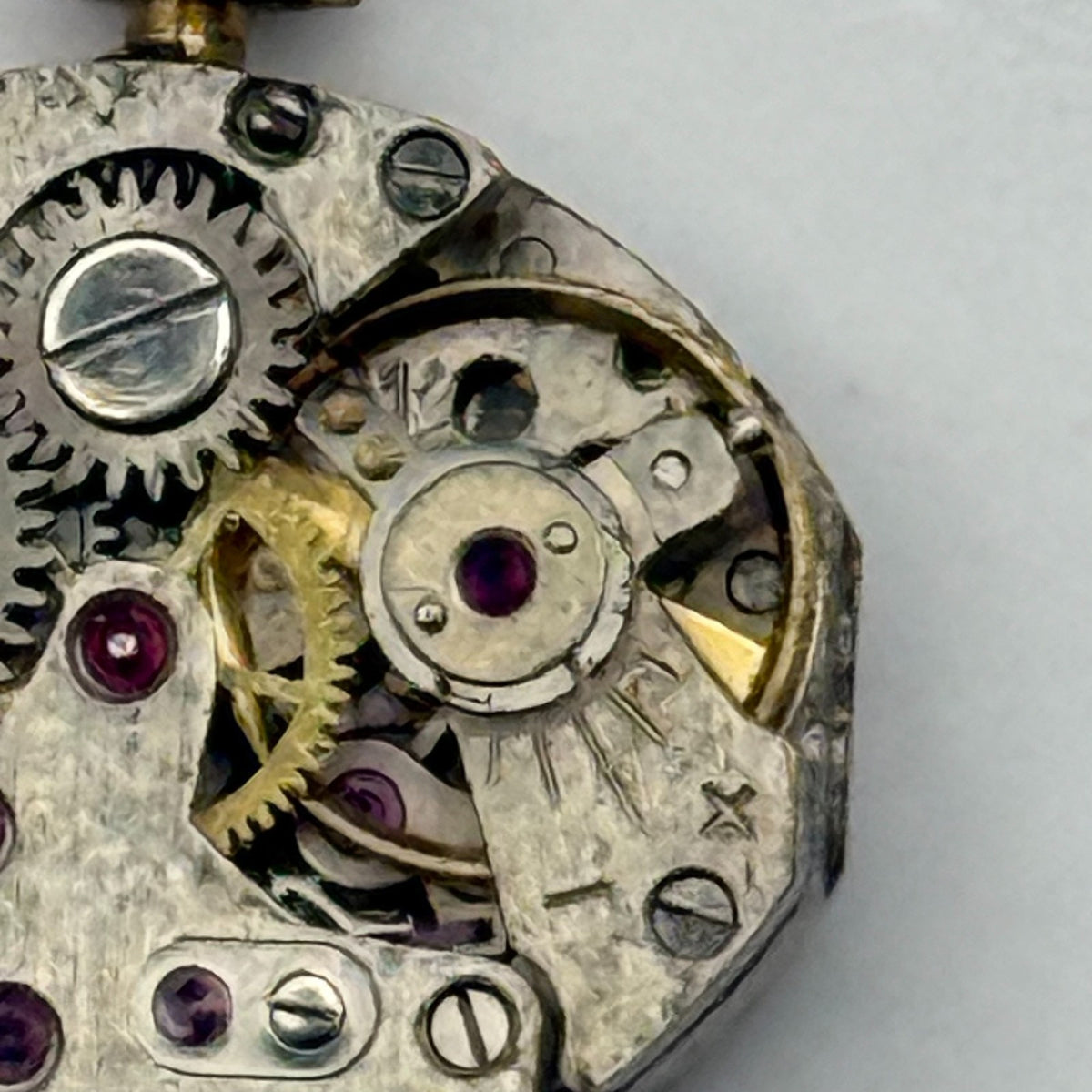 Tempo Watch Movement 17 Jewels Swiss Manual Wind Vintage Parts Repair 12.7mm