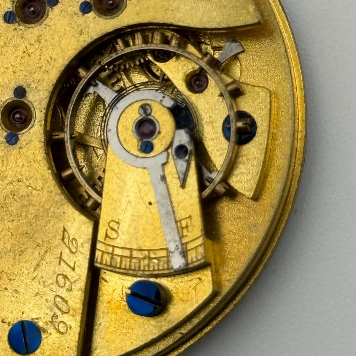 English Lever Pocket Watch Movement - Unidentified - Parts / Repair - 44.8mm