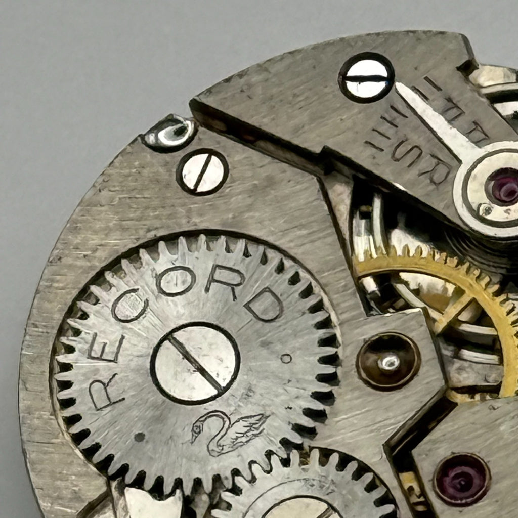 Record 160 Watch Movement - Sub Seconds 15 Jewels - For Parts / Repair - 21.9mm