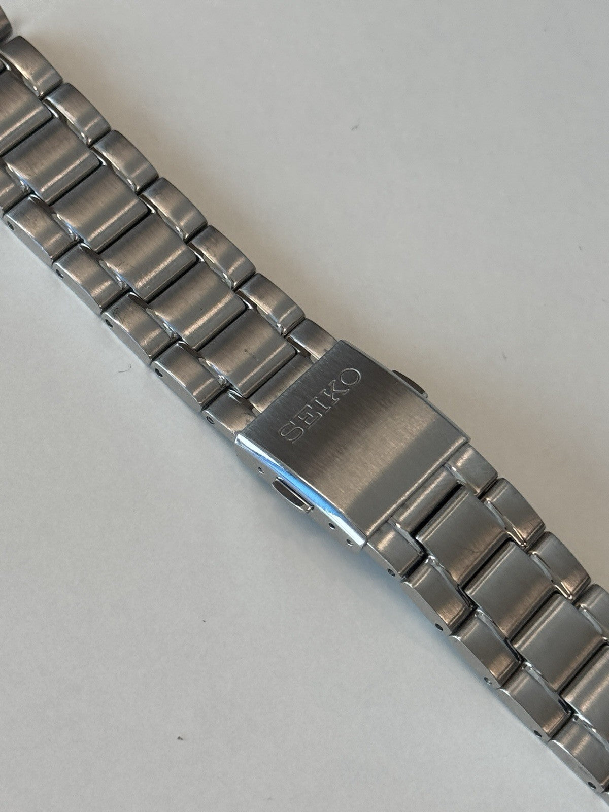 Seiko V172-0AT0 Watch Bracelet - 20mm - M0EV-D-W - New Old Stock