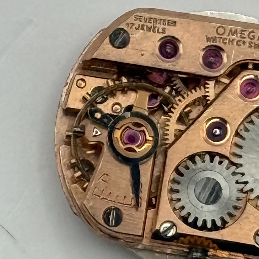 Omega 244 Watch Movement - Ladies 17 Jewels - For Parts / Repair - 17.9mm