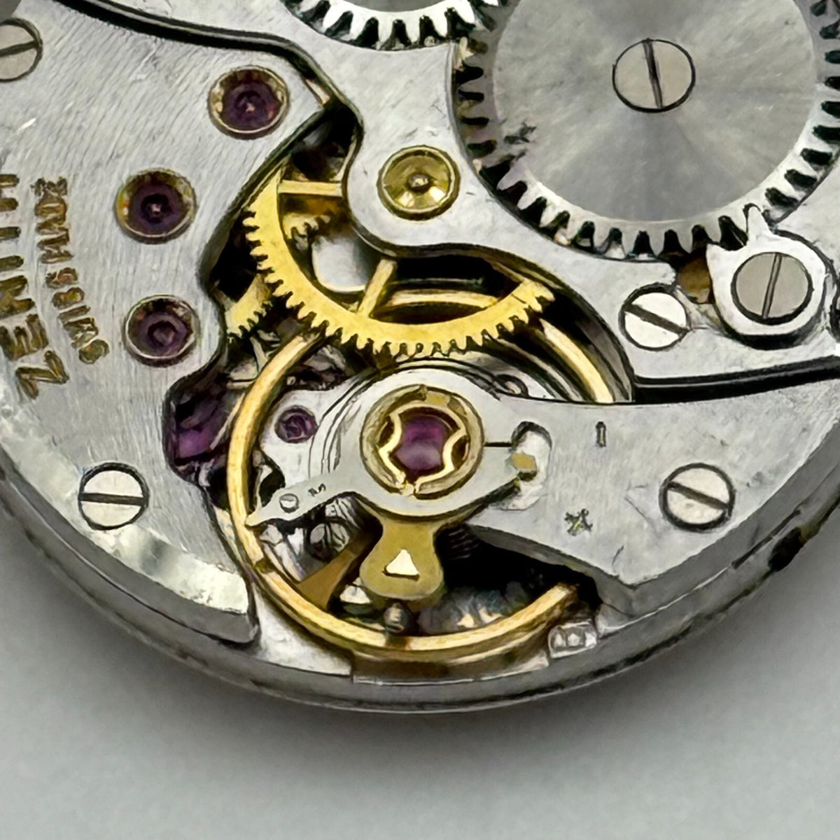 Zenith 88 Watch Movement - For Parts / Repair - 19.6mm
