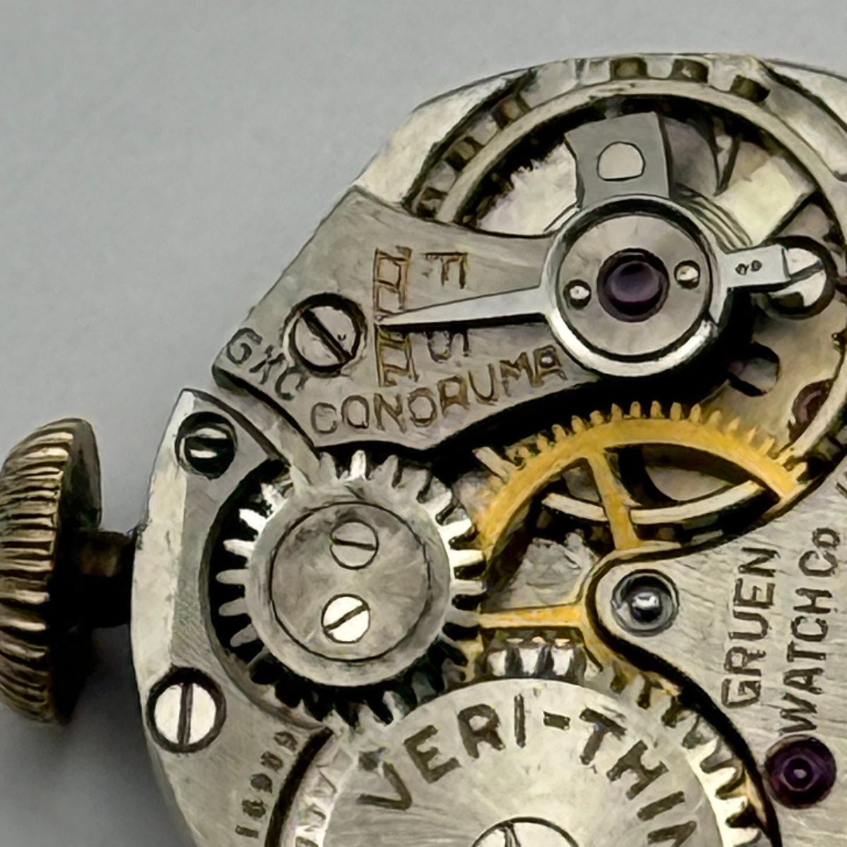 Gruen 211 Watch Movement Veri-Thin 15 Jewels Switzerland Manual Parts 15.3mm