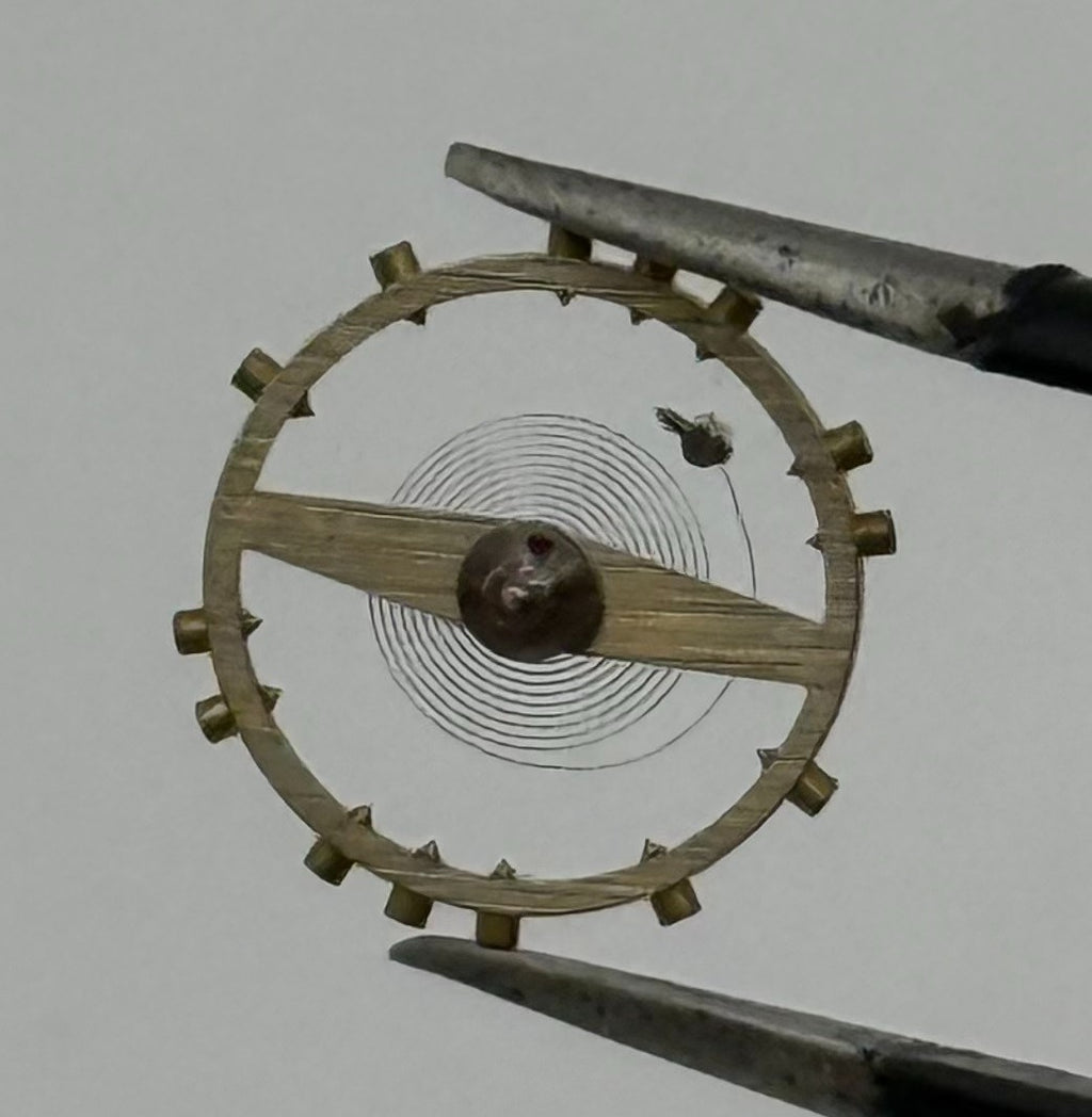 Durowe 420 422 Balance Wheel Complete And Spring Pour Watch Movement Parts NOS