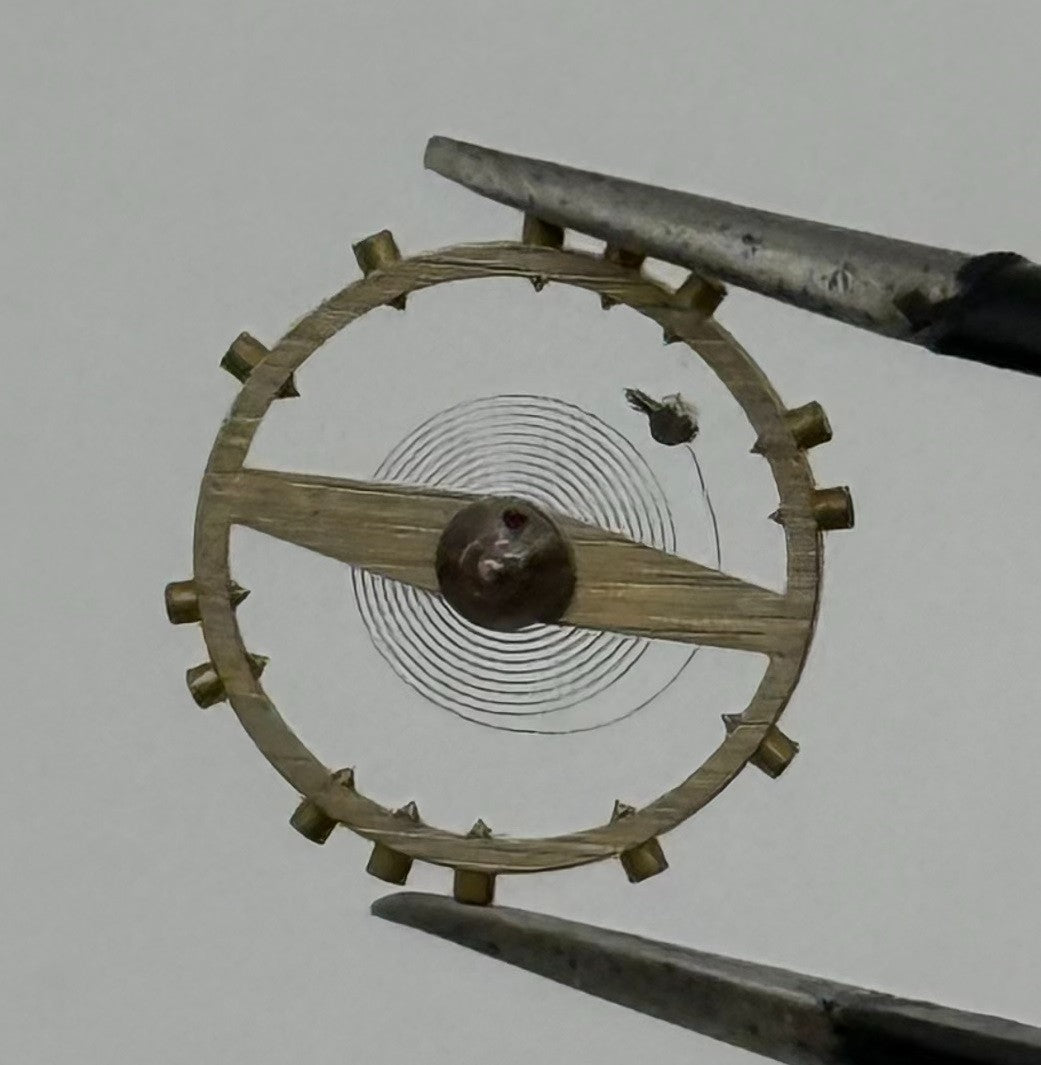 Durowe 420 422 Balance Wheel Complete And Spring Pour Watch Movement Parts NOS