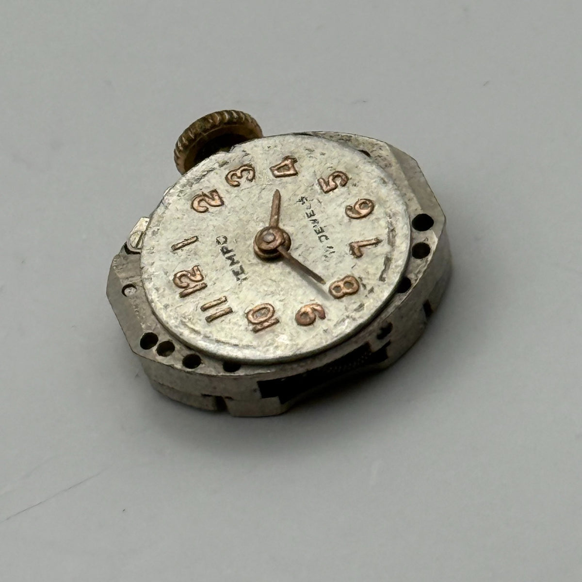 Tempo Watch Movement 17 Jewels Swiss Manual Wind Vintage Parts Repair 12.7mm