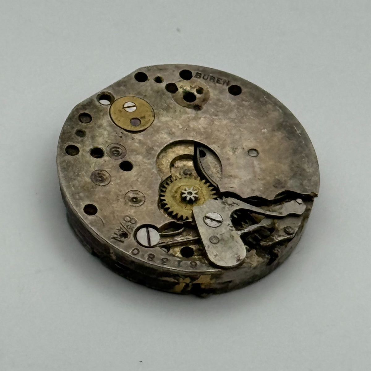 Buren 8 3/4 15 Jewels Watch Movement - For Parts / Repair - 19.7mm