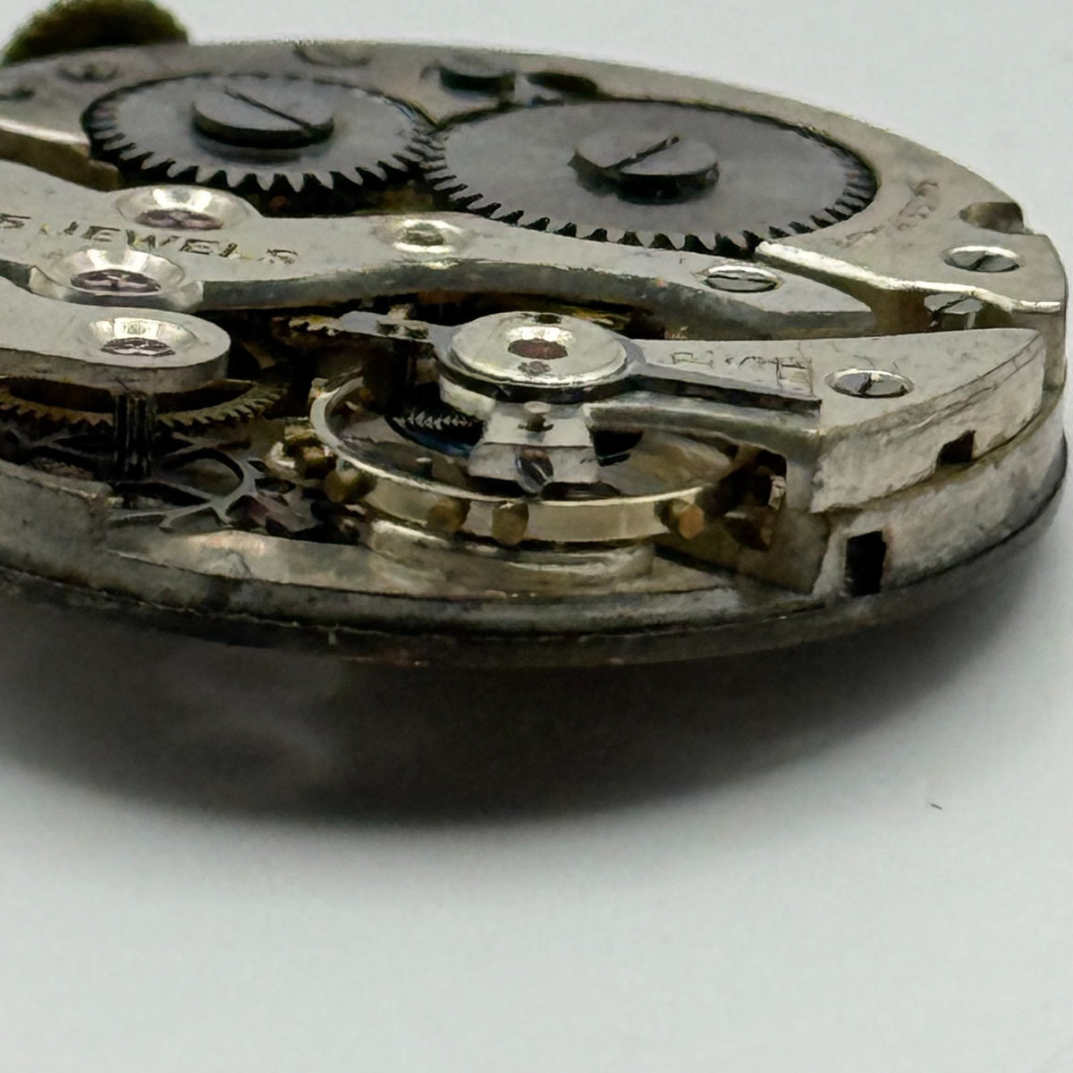 Unidentified Watch Movement 15 Jewels Swiss Manual Wind Parts Repair Spares 26mm