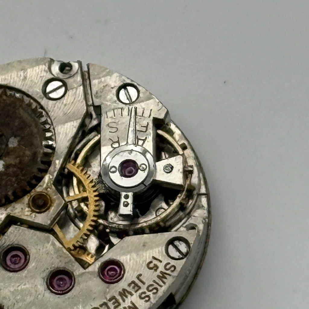 Record Pinnacle Cal 102 Watch Movement - 15 Jewels 19.7m - For Parts / Repair