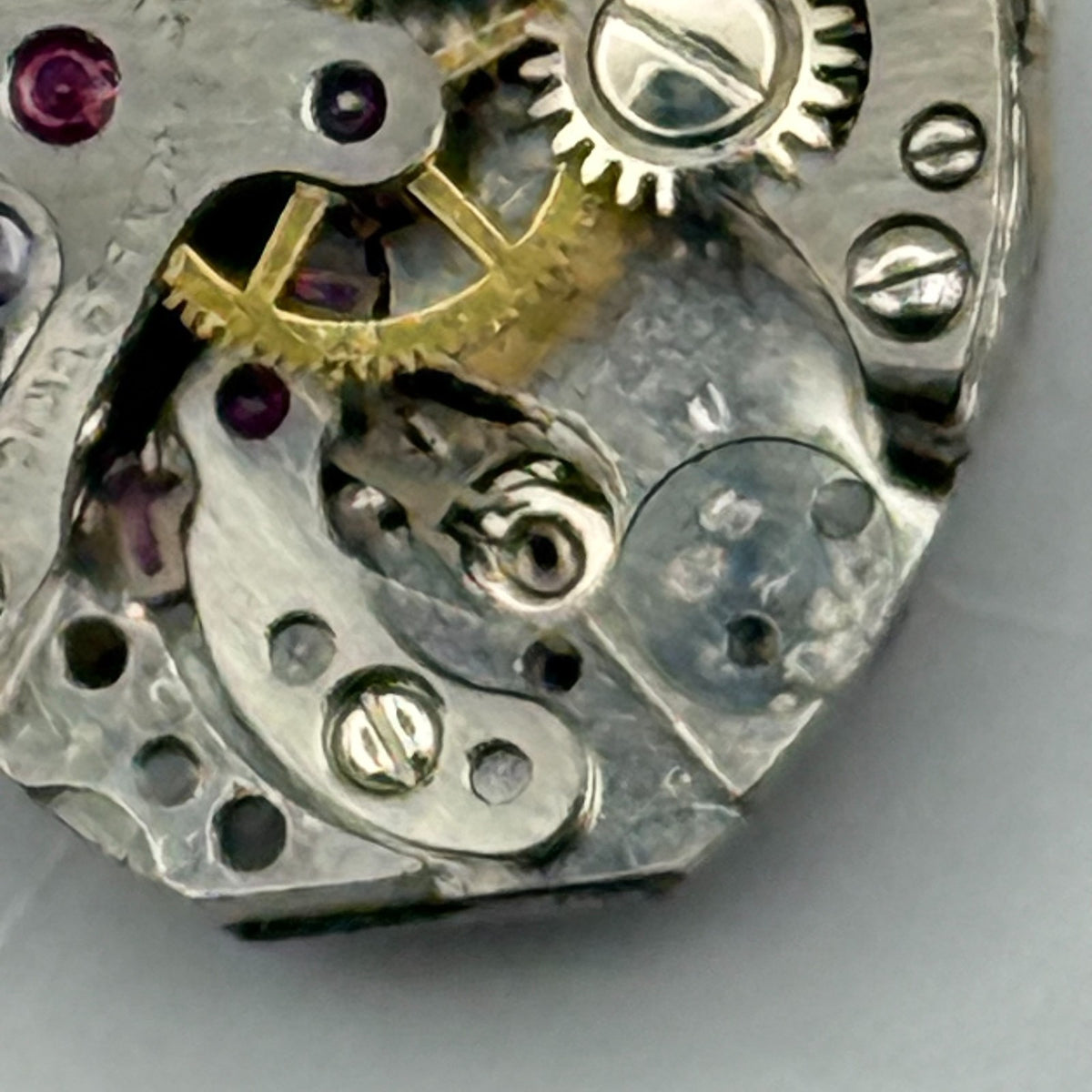 Smiths 950 Watch Movement 17 Jewels Swiss Bad Condition For Parts Repair 12.9mm