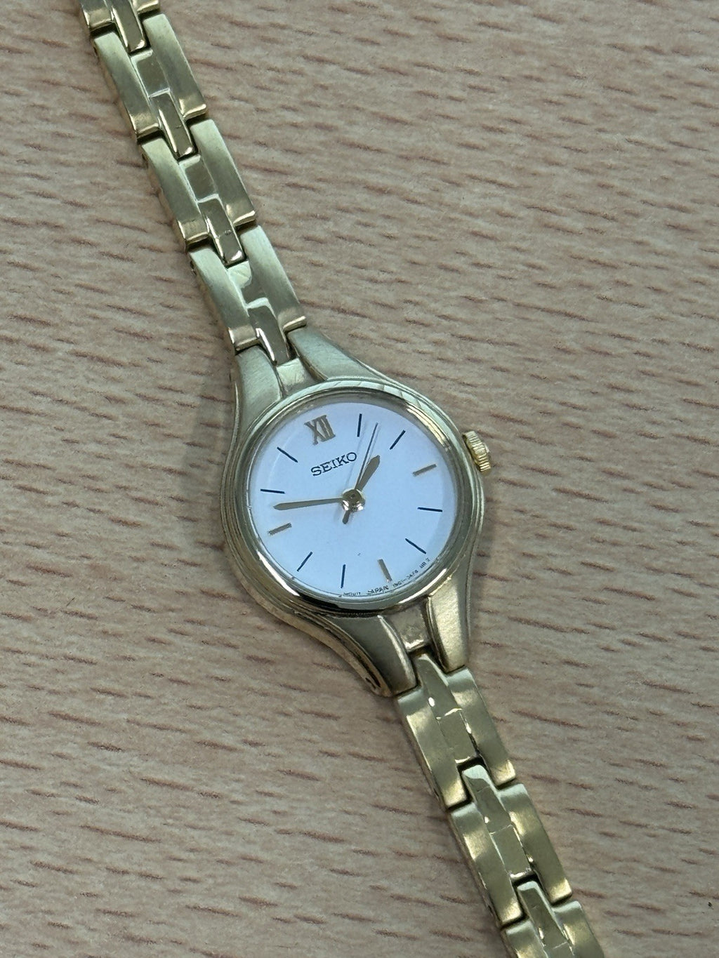 Seiko Gold Plated Vintage Ladies Watch Working Quartz Beautiful Petite 19mm