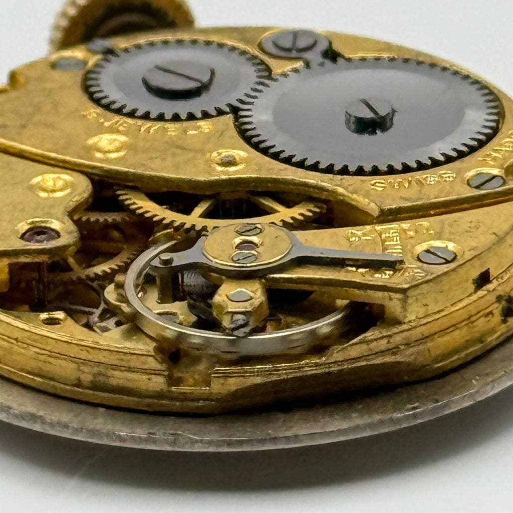 Unidentified Watch Movement Running 9 Jewels Swiss Manual Wind Parts 22.9mm
