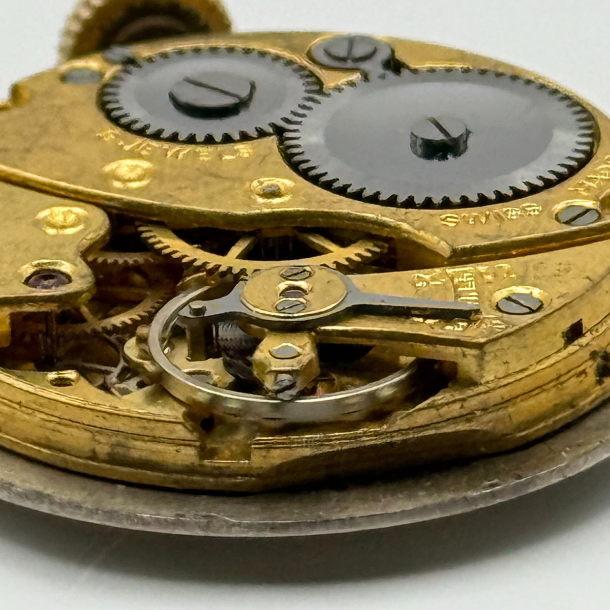 Unidentified Watch Movement Running 9 Jewels Swiss Manual Wind Parts 22.9mm