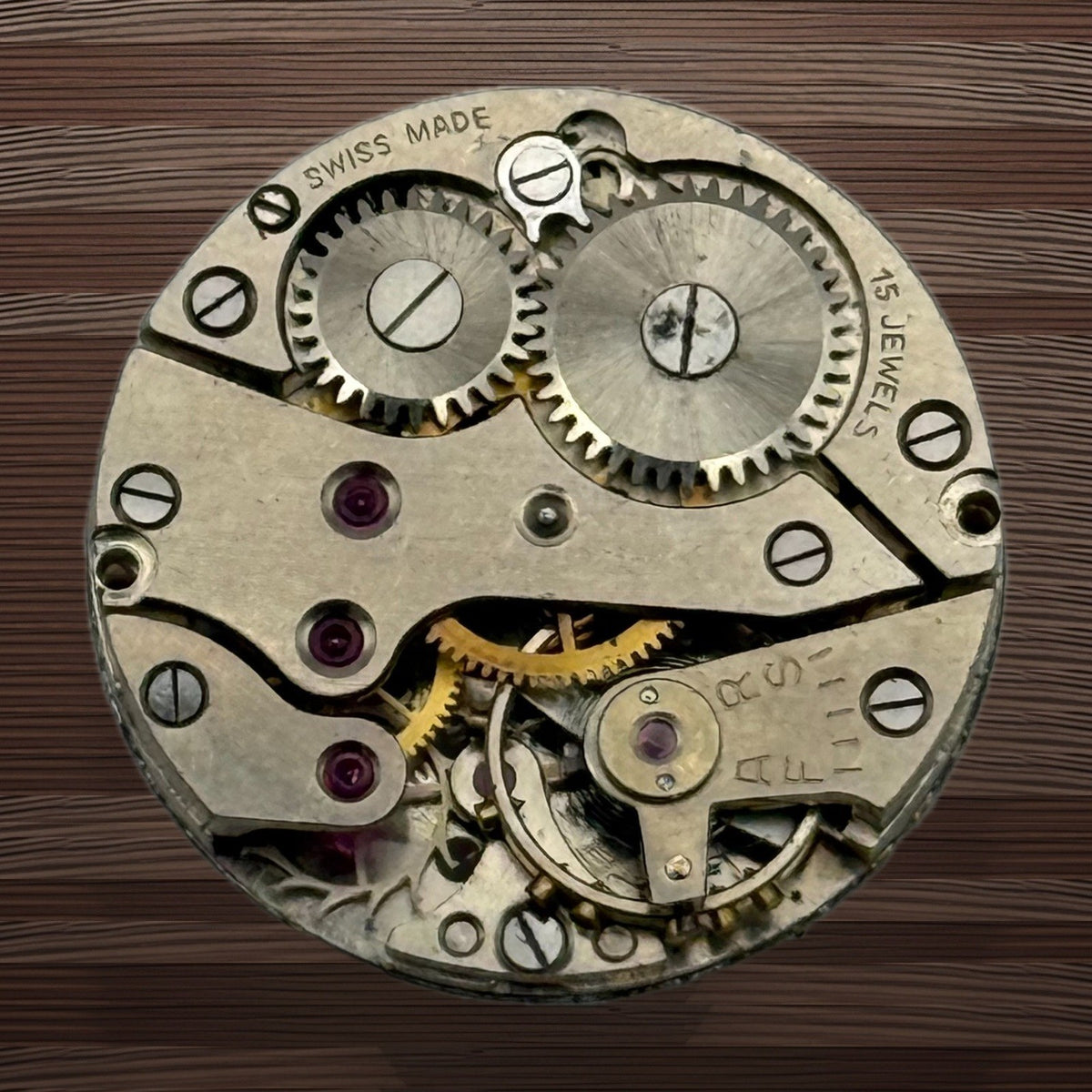 OM 140 Watch Movement - 15 Jewels - For Parts / Repair - 19.4mm