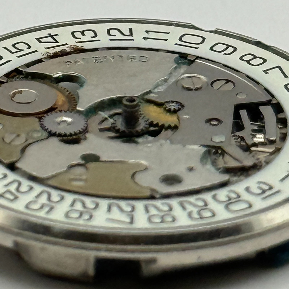 ETA 954.111 Watch Movement Quartz Swiss Date 7 Jewels Parts Repair Untested 26mm
