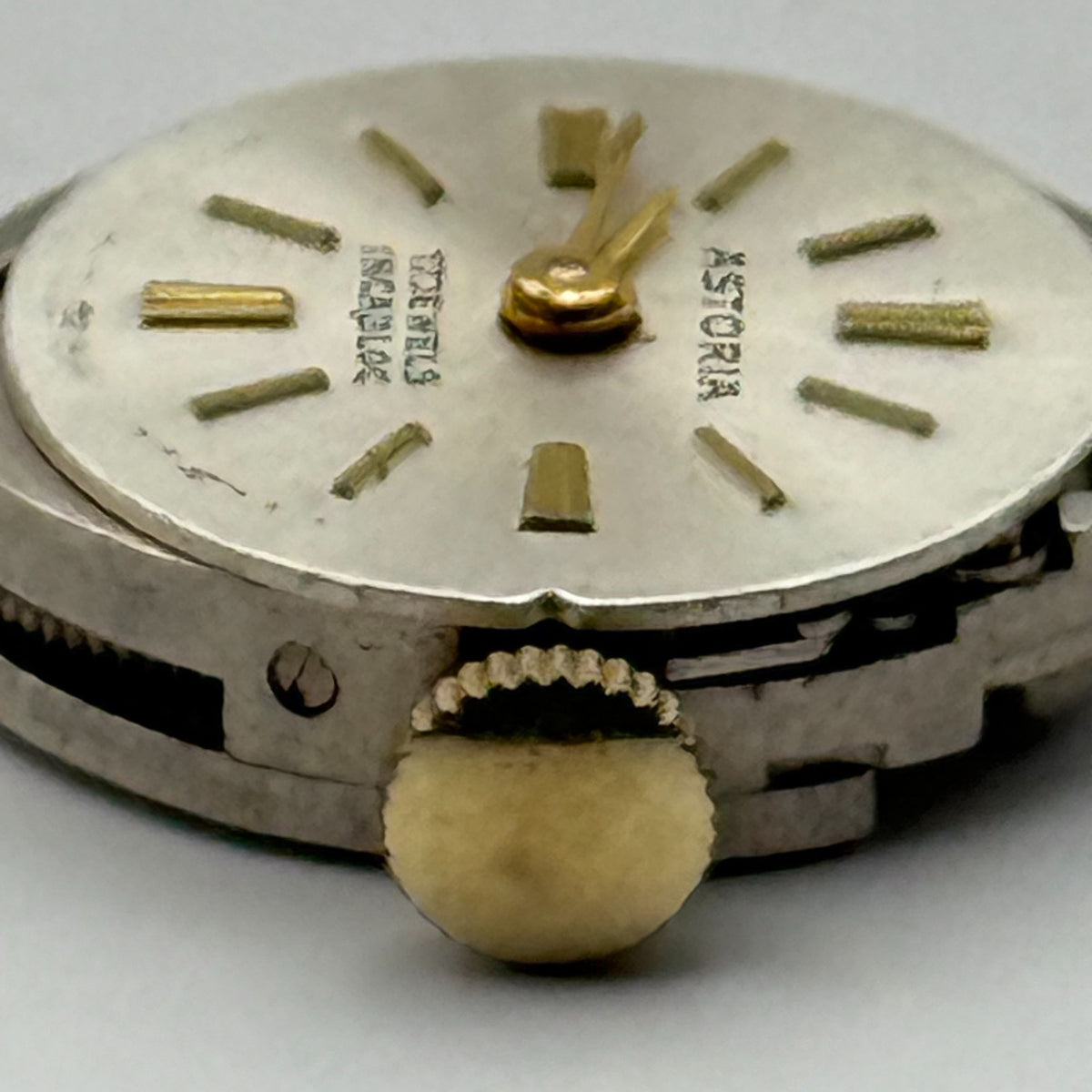 PUW 1075 Watch Movement Running Astoria 17 Jewels Swiss Manual Wind Parts 12.9mm