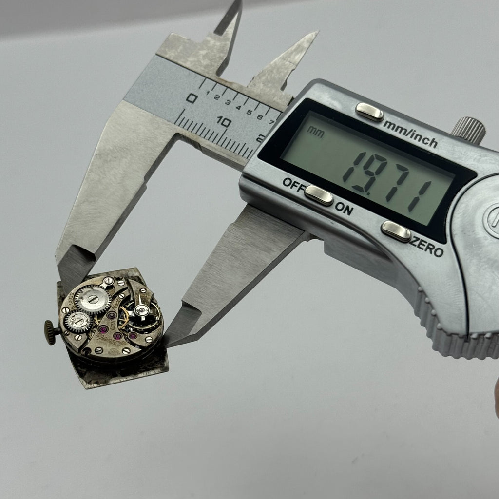 Dreadnought B.10022 Watch Movement Manual Wind 16 Jewels Swiss Made Parts 19.7mm