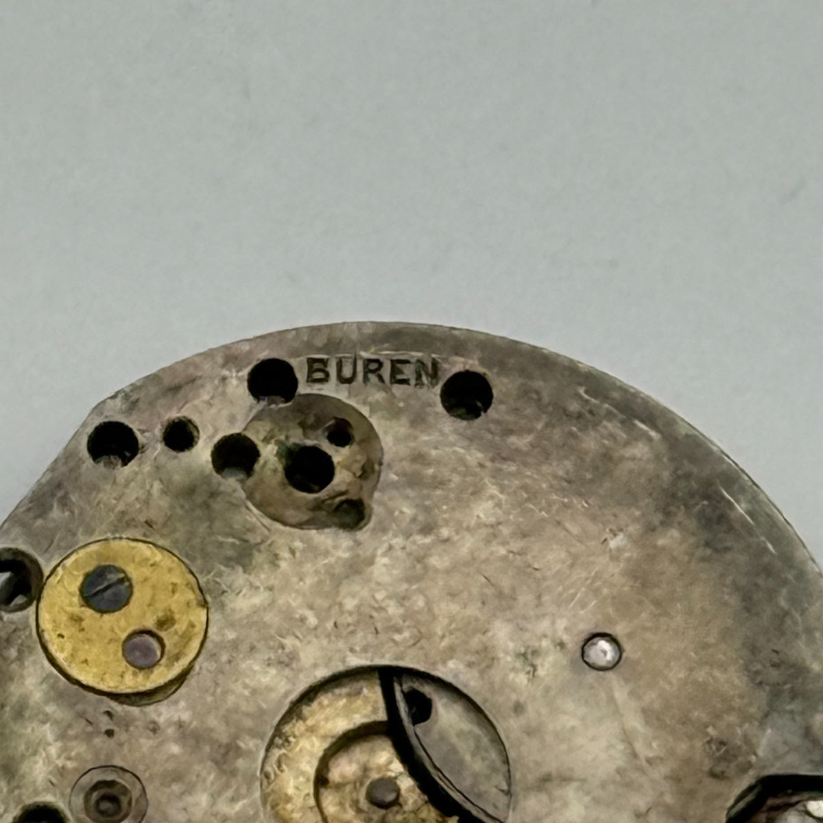 Buren 8 3/4 15 Jewels Watch Movement - For Parts / Repair - 19.7mm