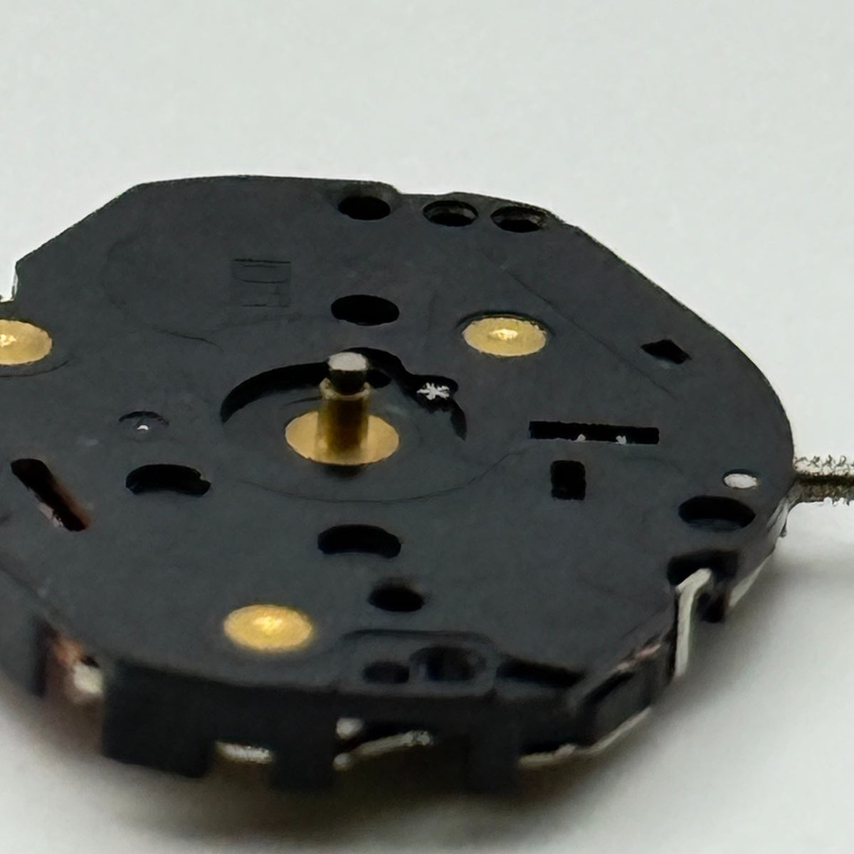 Shiojiri V700C Watch Movement Quartz Japan No Jewel Untested Parts Repair 15.3mm