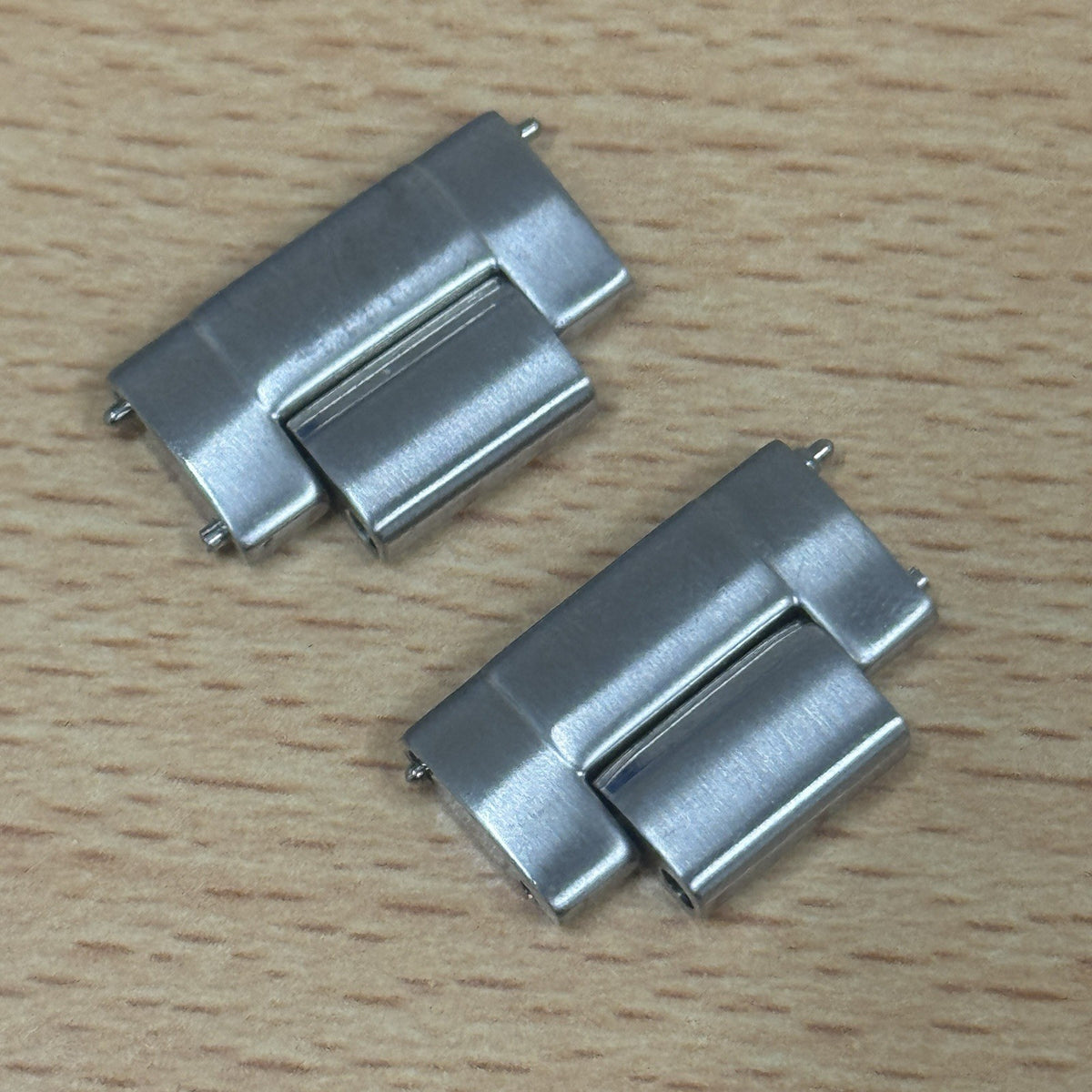 Seiko V172-0AC0 Watch Links X2 - Seiko Solar Chronograph Spare Parts M0FP-C-W