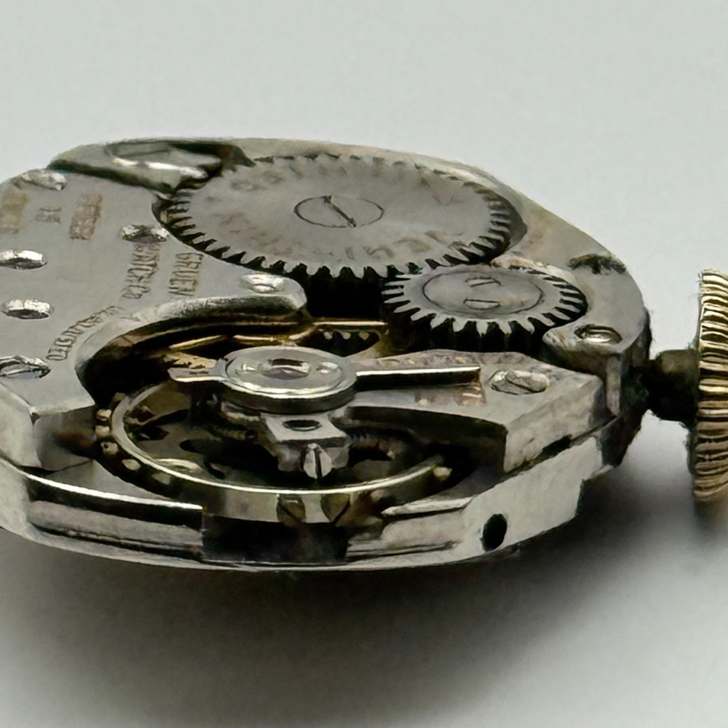 Gruen 211 Watch Movement Veri-Thin 15 Jewels Switzerland Manual Parts 15.3mm