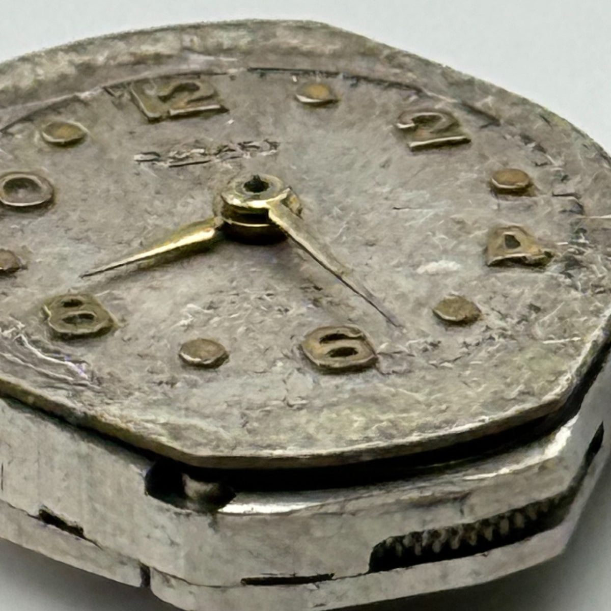 Unitas UT 540 Watch Movement Swiss Rotary 17 Jewels Parts Repair 15.2mm