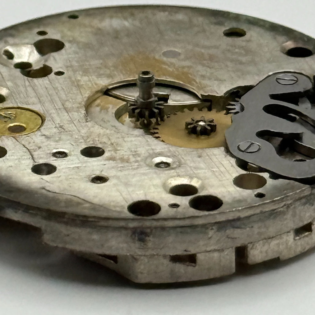 Unidentified Watch Movement 15 Jewels Swiss Manual Wind Parts Repair Spares 26mm