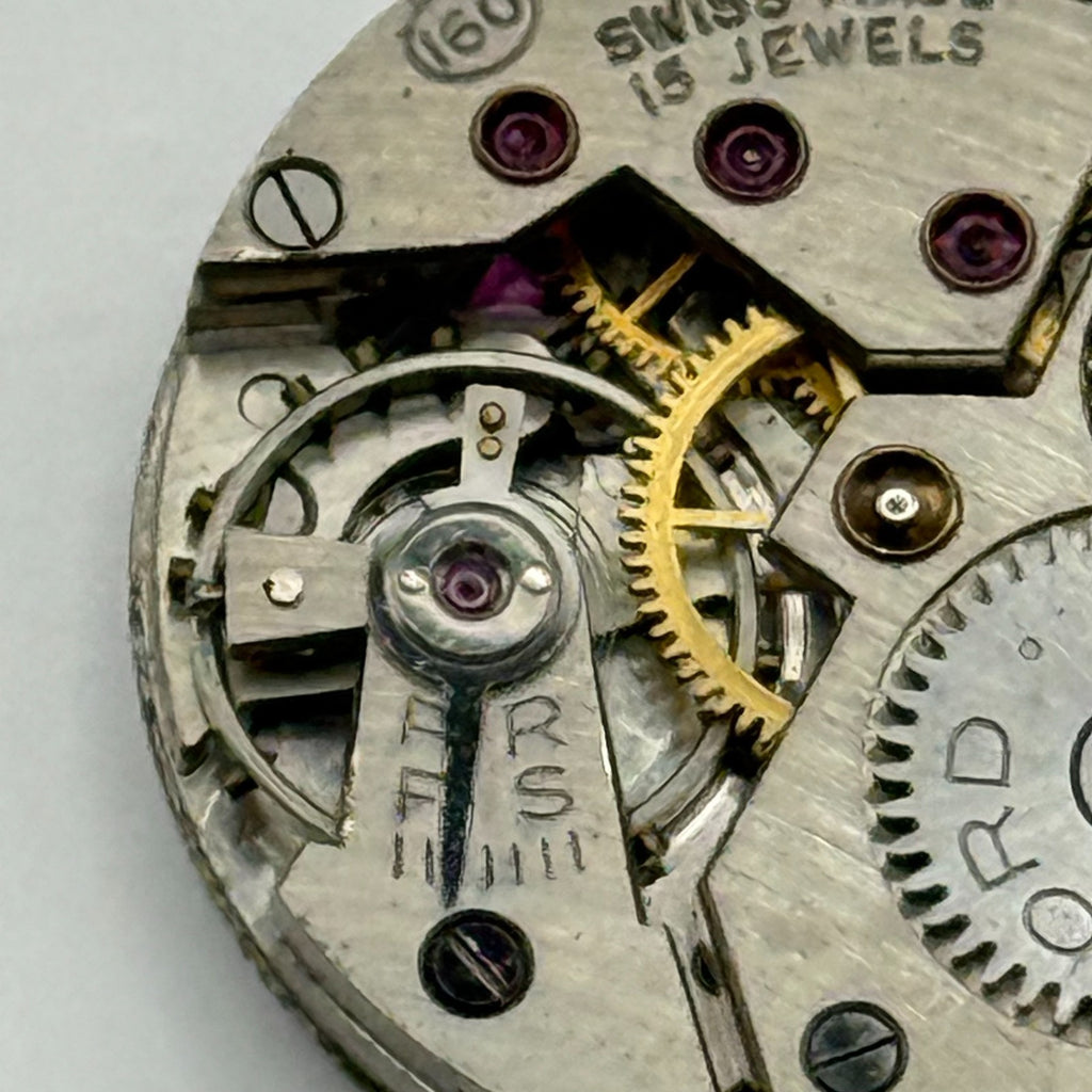 Record 160 Watch Movement - Sub Seconds 15 Jewels - For Parts / Repair - 21.9mm