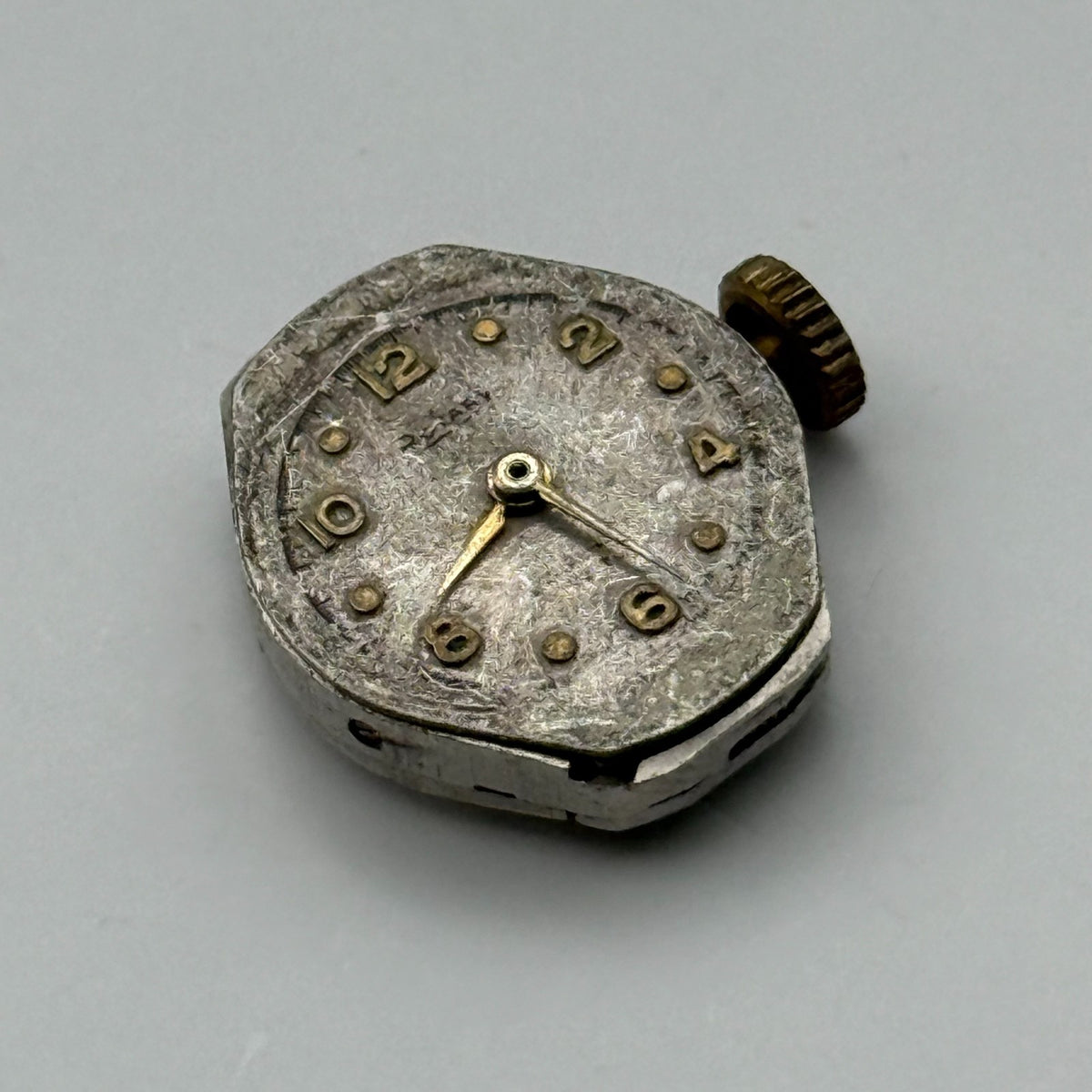Unitas UT 540 Watch Movement Swiss Rotary 17 Jewels Parts Repair 15.2mm