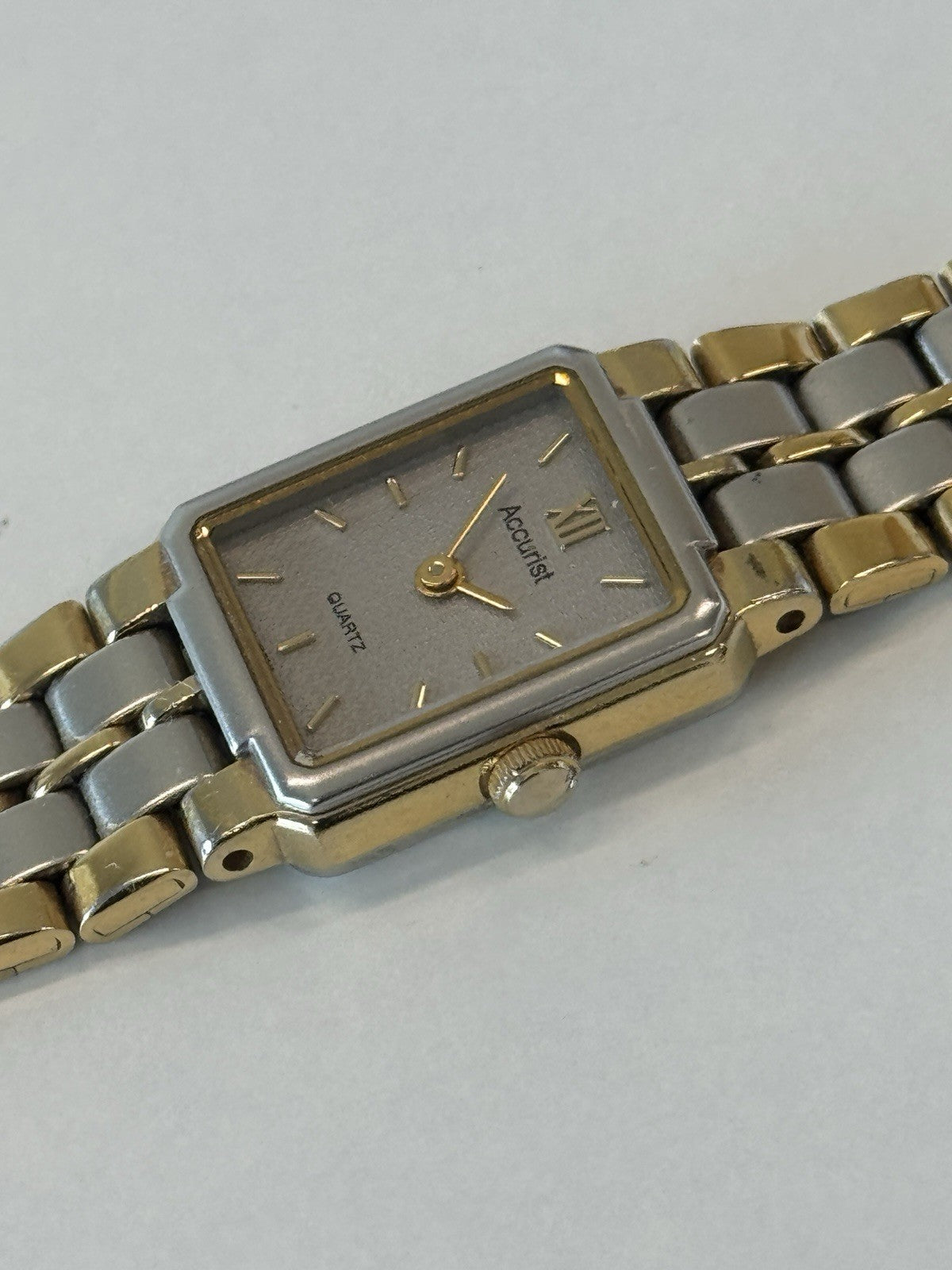 Accurist Two Tone Vintage Ladies Watch Grey Dial 16mm Working Stunning Piece