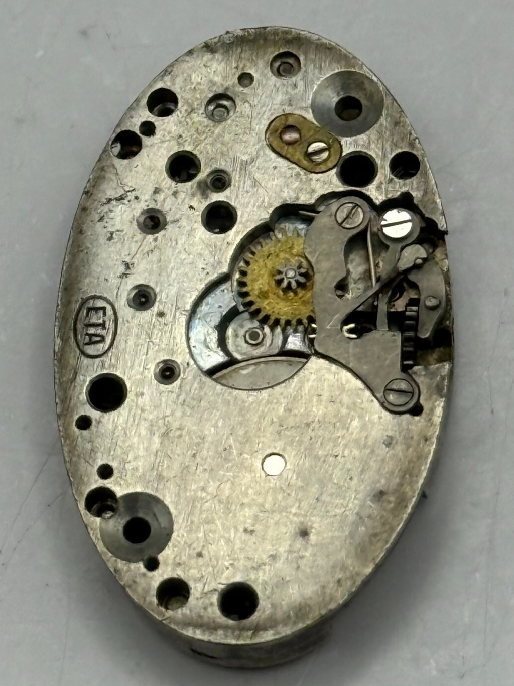 ETA Cal 10 Watch Movement Rare Oval Manual Wind  Vintage Parts Repair 14.9mm 