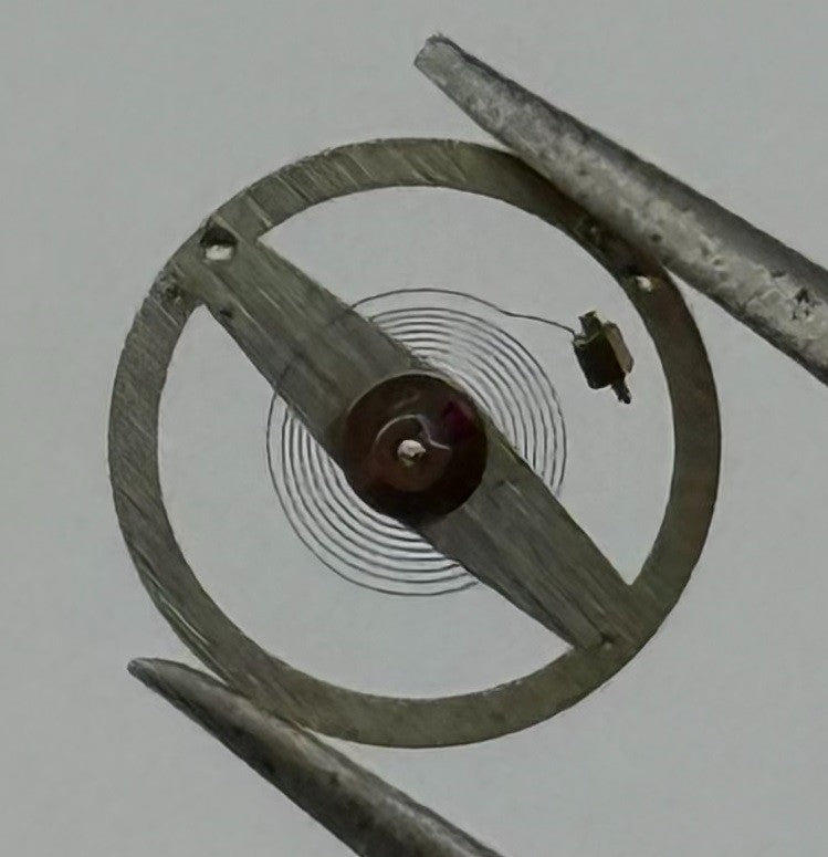 RL 8013 Balance Wheel Complete And Spring 8¾’’’ Renata 1458 Watch Movement Parts