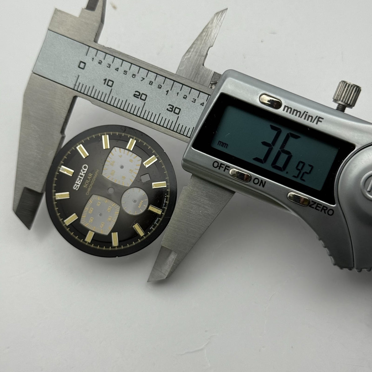 Seiko V175-0ED8 Watch Dial - Solar Chronograph Black - For Spare Parts 36.9mm