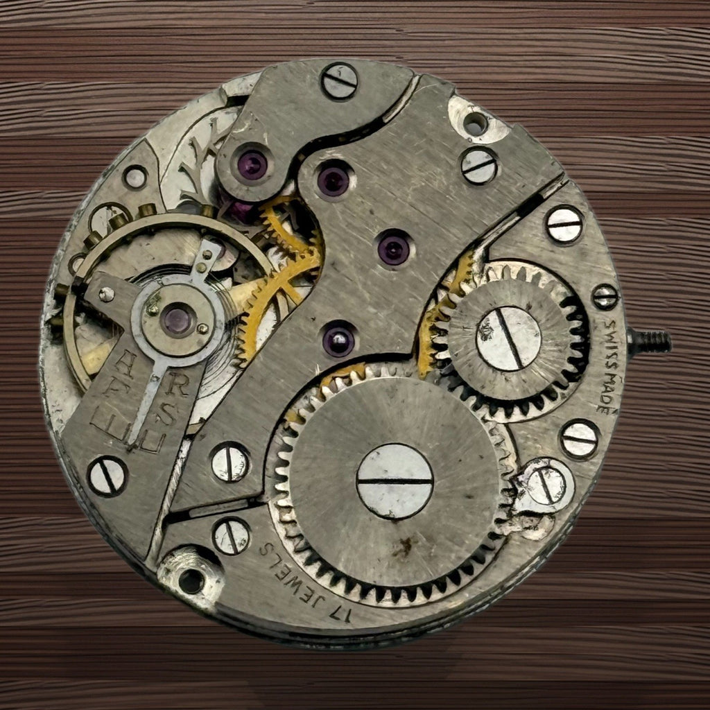 OM 125 Watch Movement - 17 Jewels - For Parts / Repair - 23.3mm