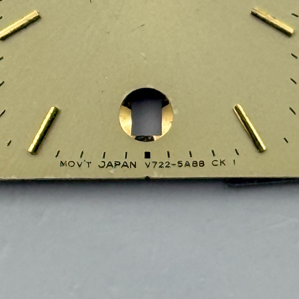 Seiko V722-5A88 Watch Dial Gold Tone Quartz Vintage Spare Parts Repair 21.2mm
