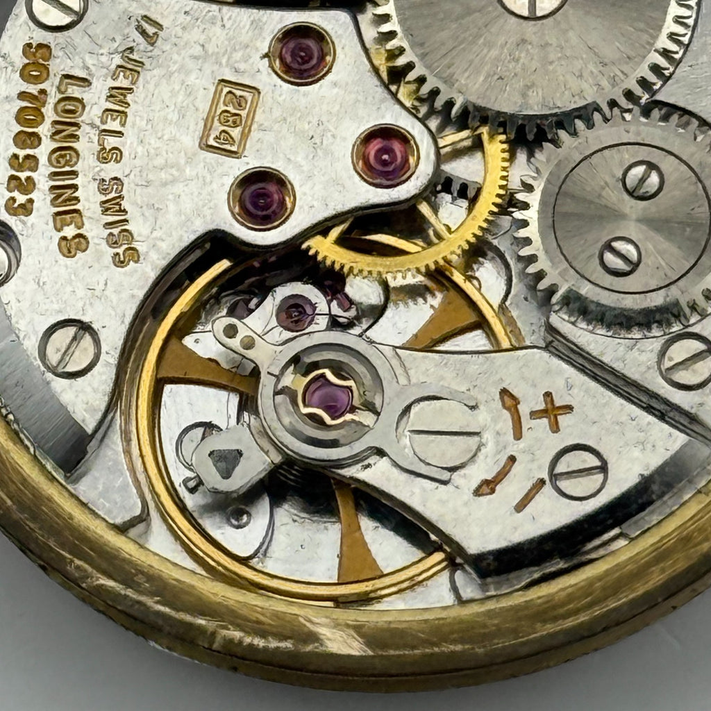 Longines 284 Watch Movement - 17 Jewels - For Parts / Repair - 30.5mm