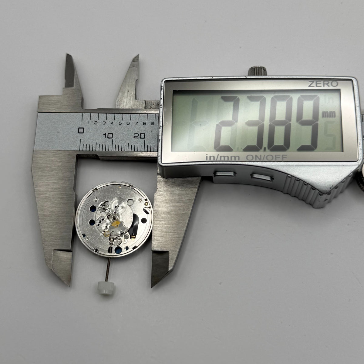 ETA 955.411 Watch Movement Running Quartz Patented Swiss Parts Repair 23.8mm