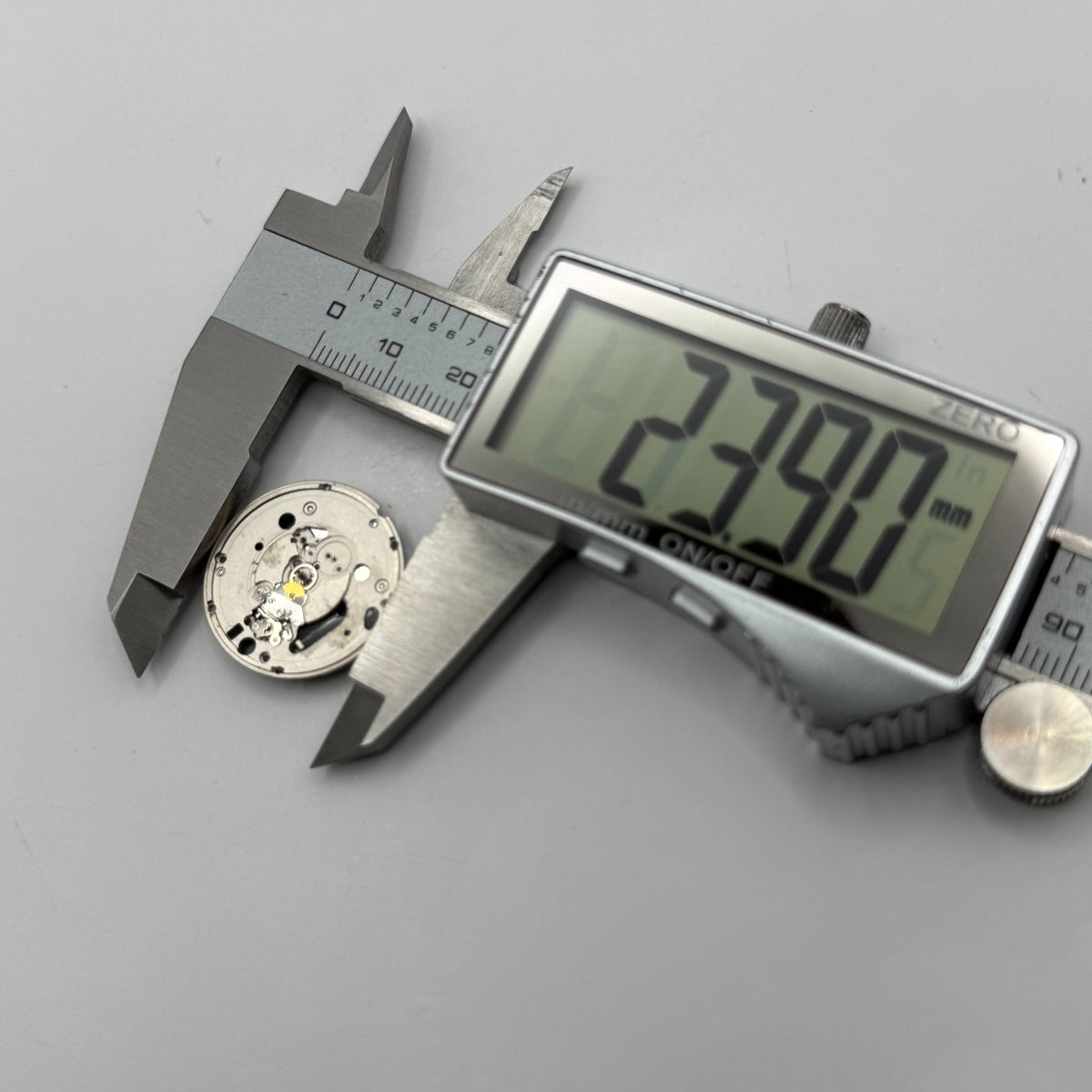 ETA 955.414 Watch Movement Running Quartz Tag Heuer 3.89 Swiss Parts Repair 23mm