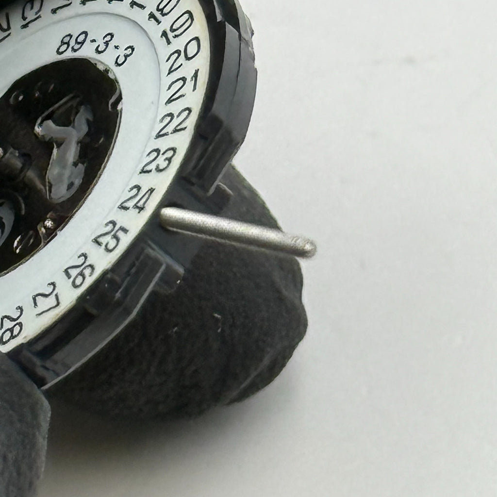Citizen 5510A Watch Movement Quartz Japan No Jewel Untested Parts Repair 15.3mm