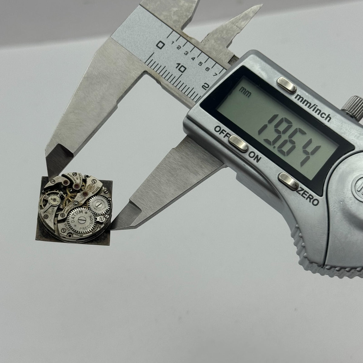 Datum Precision Manual Wind Watch Movement 15 Jewels Vintage Swiss Parts 19.6mm